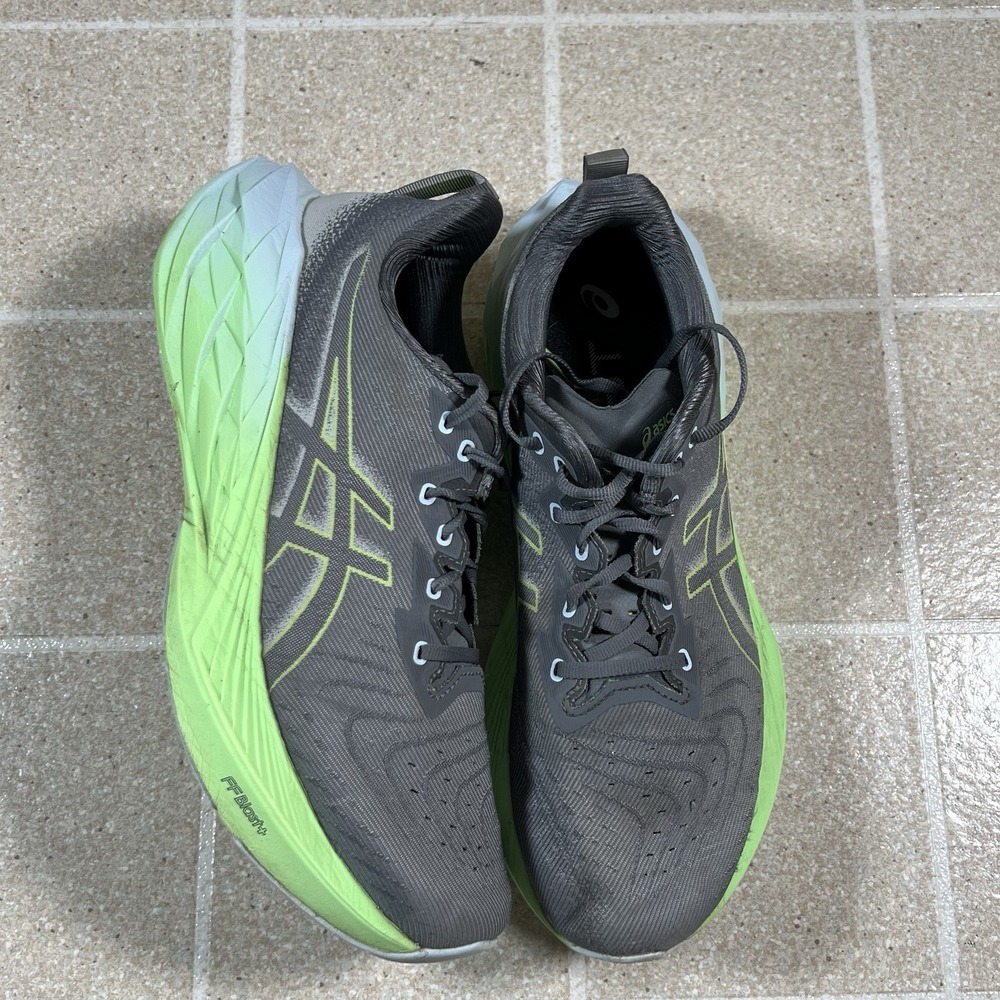 ASICS Novablast 4 Mens Size 11 Running Shoes Grey White Lime Green 1011B905
